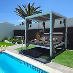 Karla Playa Blanca (Lanzarote)